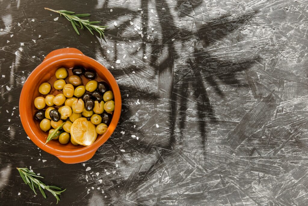 Aceitunas verdes y negras